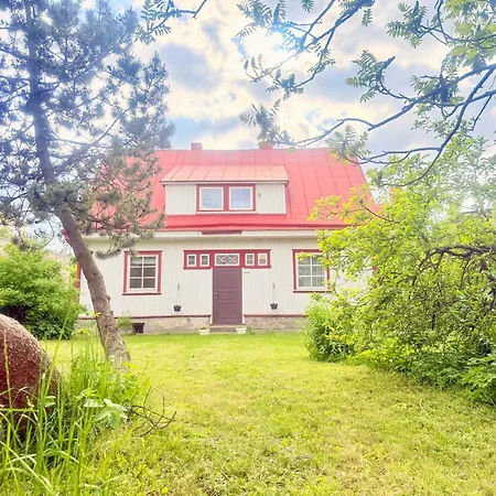 بيت للعطل Private House, Walk To Old Town, Garden And Parking *