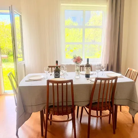 Private House, Walk To Old Town, Garden And Parking بيت للعطل تالين