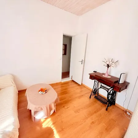 Private House, Walk To Old Town, Garden And Parking Ferienhaus