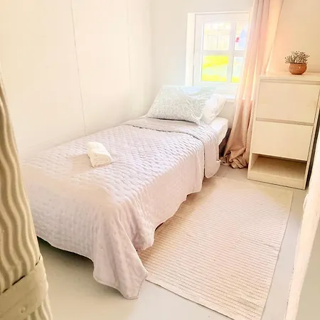 Private House, Walk To Old Town, Garden And Parking بيت للعطل تالين