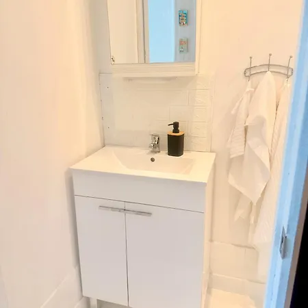 Private House, Walk To Old Town, Garden And Parking