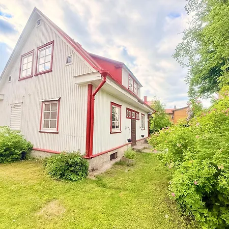 Private House, Walk To Old Town, Garden And Parking Ferienhaus *